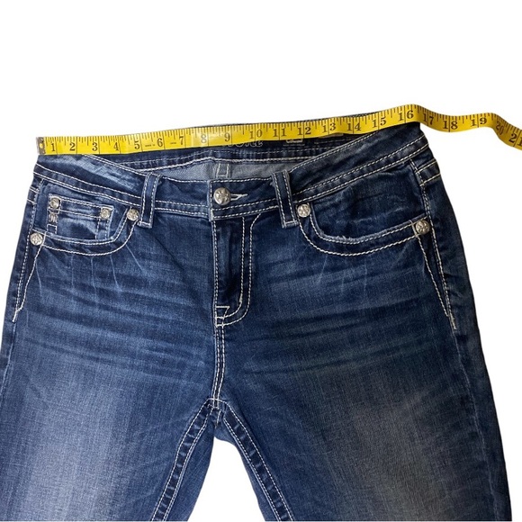 Reduced‼️Miss Me Jeans Size 31 Blue Distressed Rhinestone Sequin Capri Cropped - Picture 6 of 16